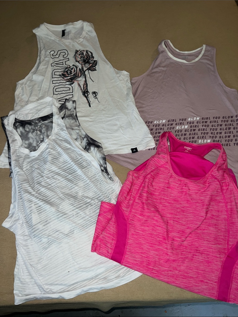 Assorted Women's Tank Tops - White, Light Purple, Pink, Gray size medium/large